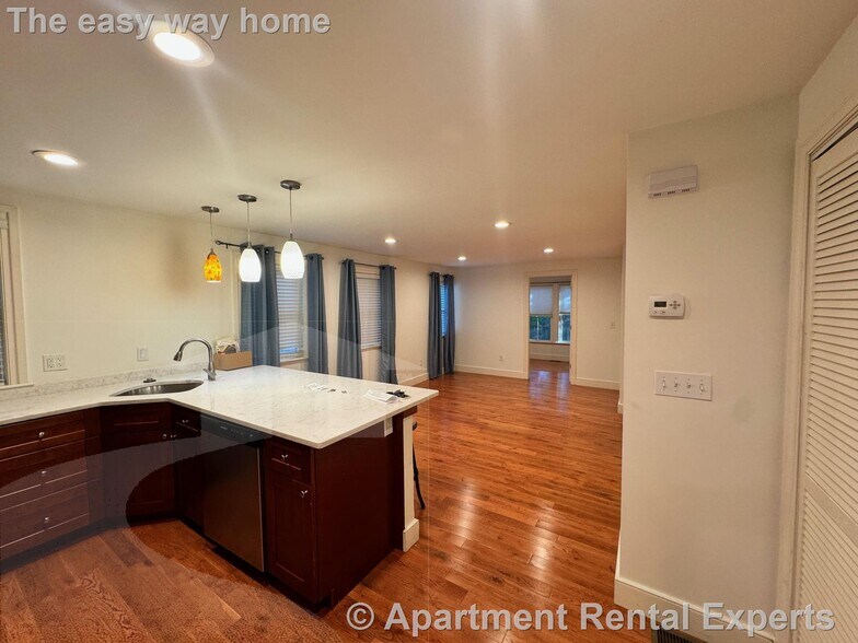 Building Photo - 50 Spring St