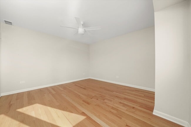 Building Photo - 6837 W 95th St