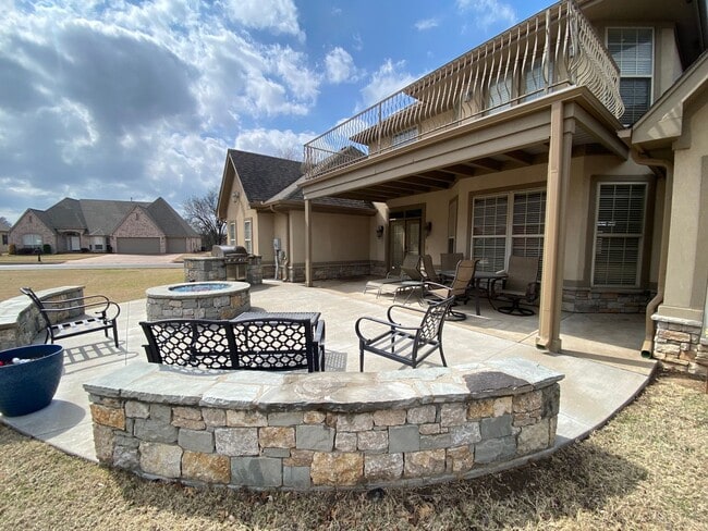 Building Photo - Broken Arrow Schools-Gated Community!