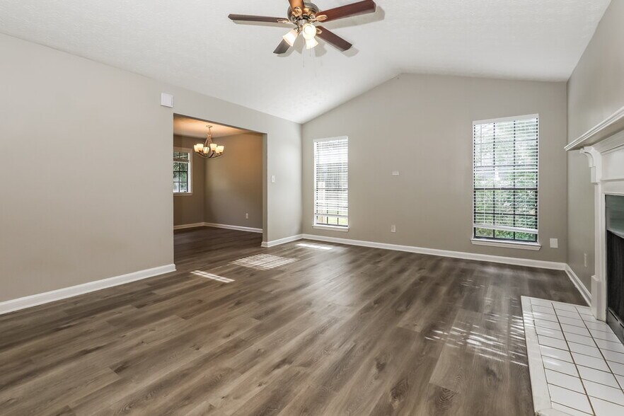 Building Photo - 527 Brookfield Way