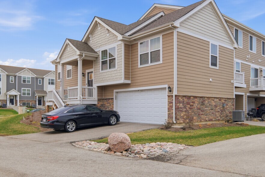 Building Photo - 3837 Currant Ln