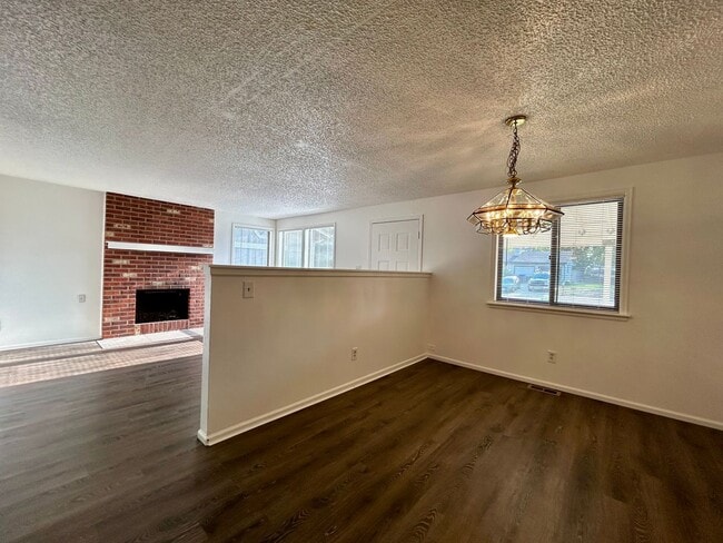 Building Photo - 1732 Cambridge Dr