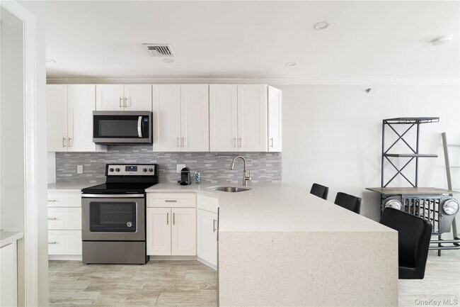 Building Photo - 50 N Broadway