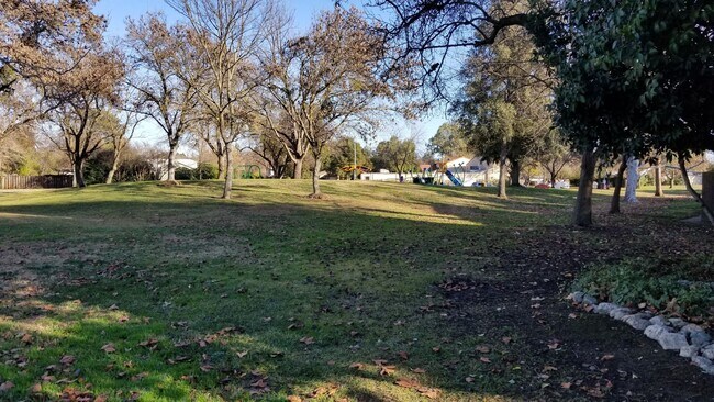 Building Photo - North Davis Condo-Available