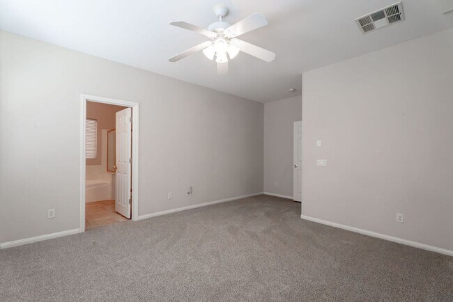 Building Photo - 4433 Weitzman Pl