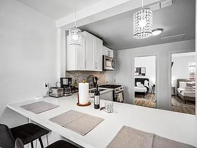 Building Photo - 2254 Areba St