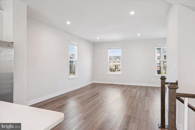 Building Photo - 14032 Sunrise Valley Dr