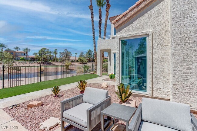 Building Photo - 8953 Diamond Falls Dr