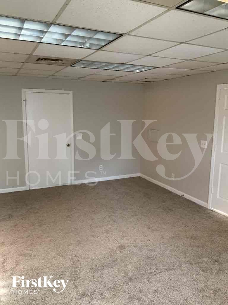 Building Photo - 4315 Cary Dr SW