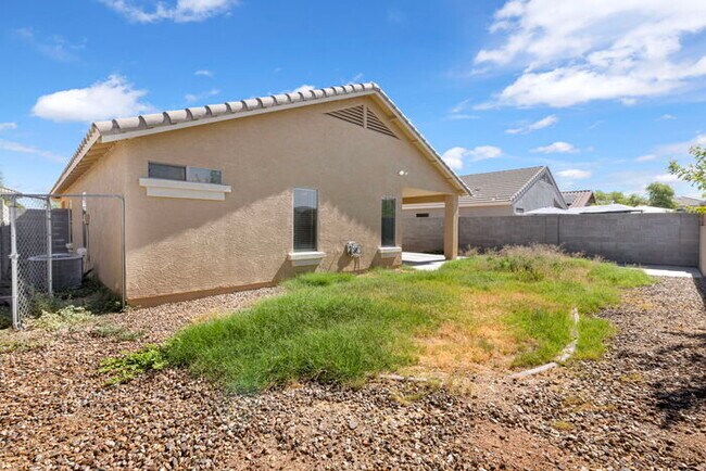 Building Photo - 17161 W Port Royale Ln