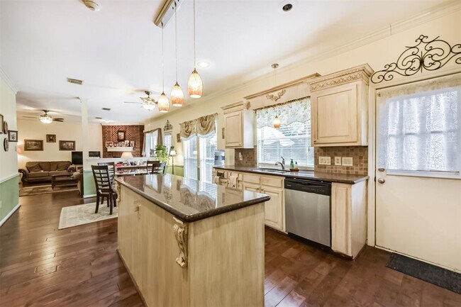 Building Photo - 1306 N Gabriel River Cir