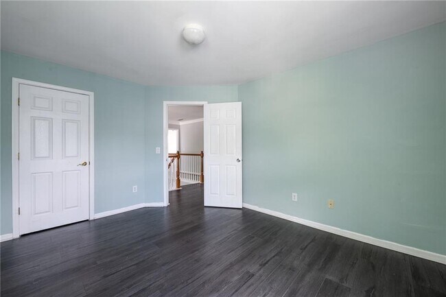 Building Photo - 7702 Parkside Dr