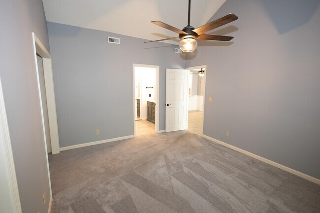 Building Photo - 1473 S Mariners Pointe