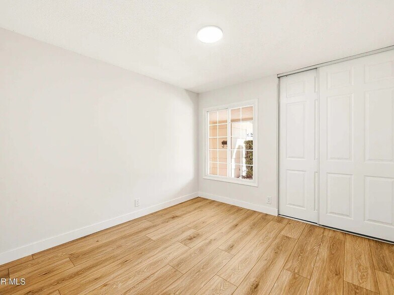 Building Photo - 1492 Mandalay Ct