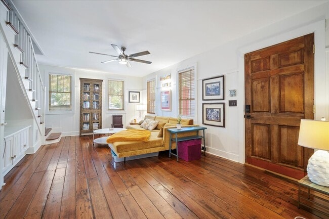 Building Photo - 237 Coming St