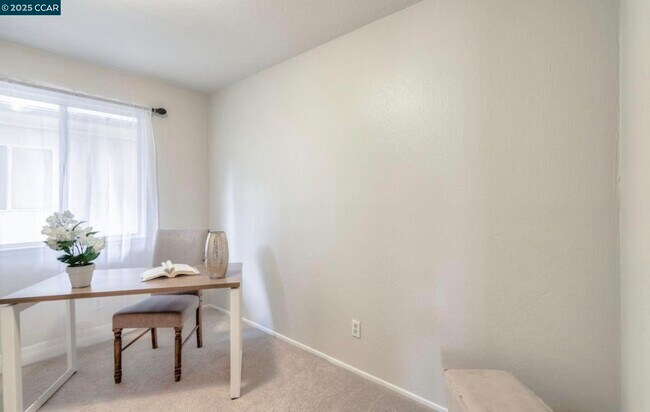 Building Photo - 1095 Mohr Ln
