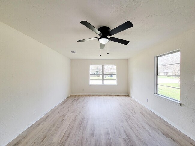 Building Photo - 301 Cypress St