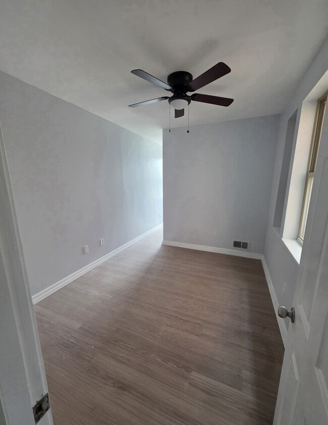 Building Photo - 1609 Brighton Pl