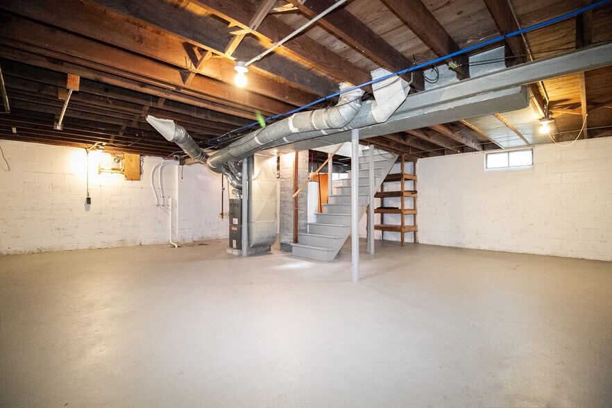 Building Photo - 1823 Marlow Rd