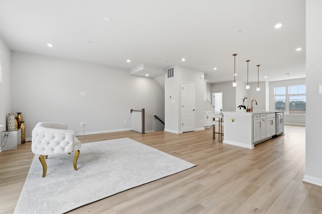 Building Photo - 3503 St Robin Ln