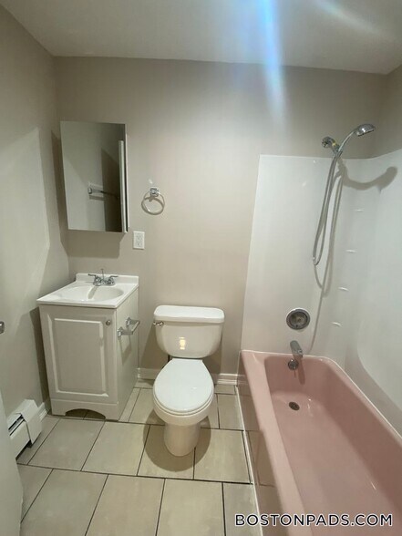 Building Photo - 140 Willard St