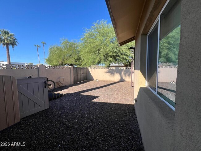 Building Photo - 2848 E Turquoise Dr