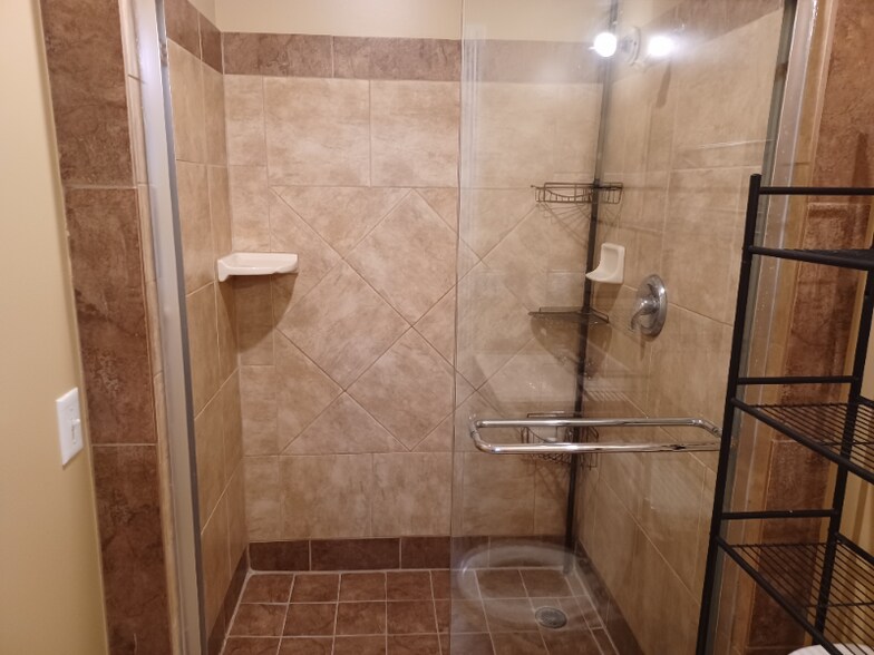 Building Photo - 1137 Heather Cir