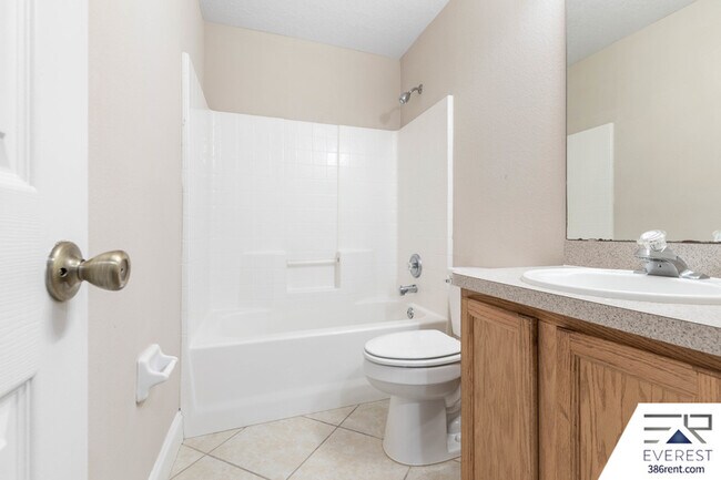 Building Photo - 59 Riverina Dr