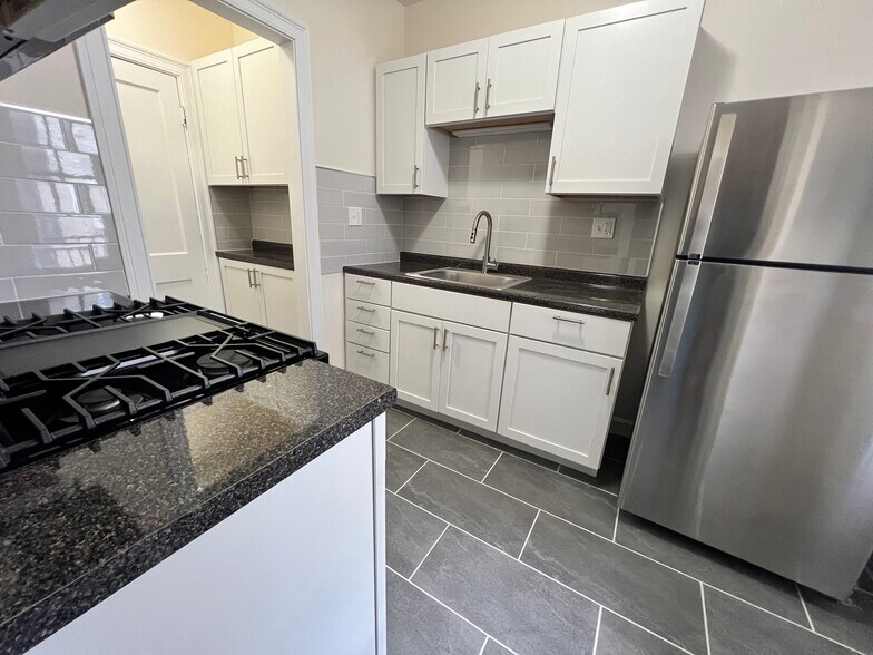 Building Photo - 120 Washington St