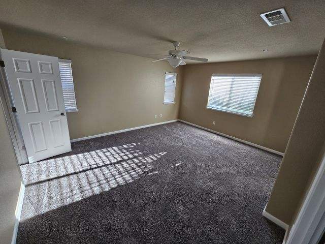 Building Photo - 5620 Bloom Dr