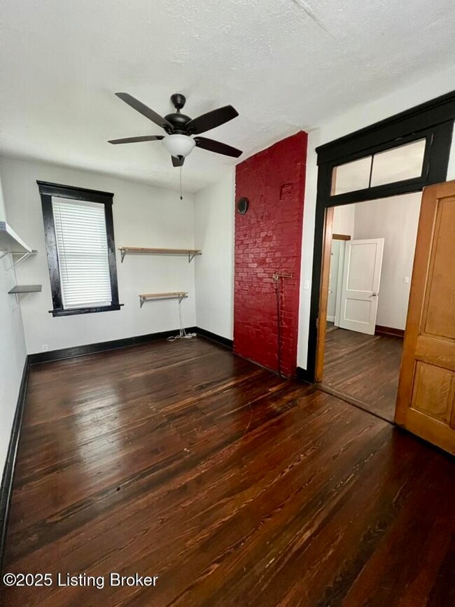 Building Photo - 925 S Preston St