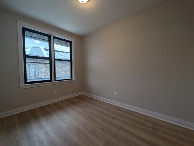 Building Photo - 2640 N Milwaukee Ave