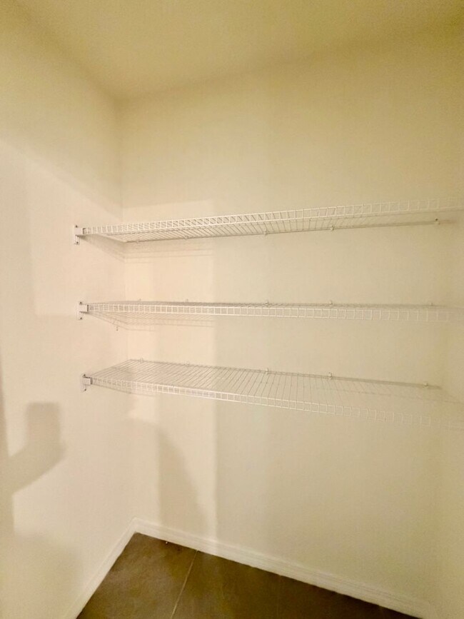 Building Photo - Beautiful Home in Newberry, FL – Spacious, Modern, and Peaceful Living