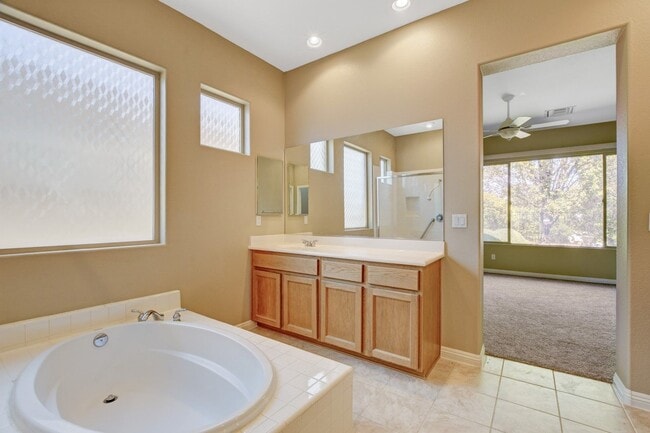 Building Photo - ELEGANT Single Story, 2 Bedroom Home in ANTHEM Gated Community!