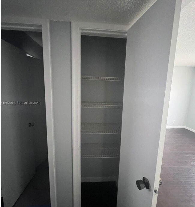 Building Photo - 2512 NW 52nd Ave