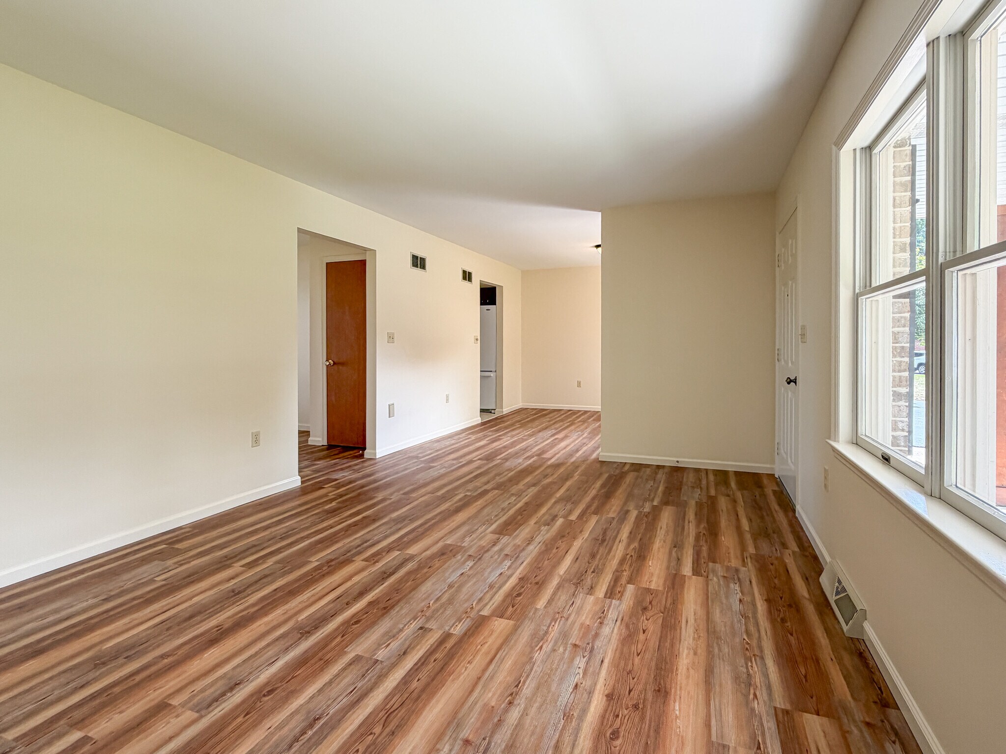 Building Photo - 340 Woodchuck Dr