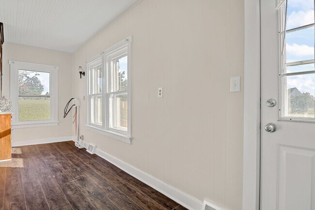 Building Photo - 206 Hershey Rd