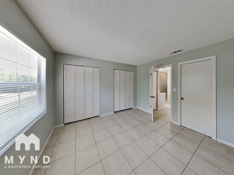 Building Photo - 10208 N Ojus Dr