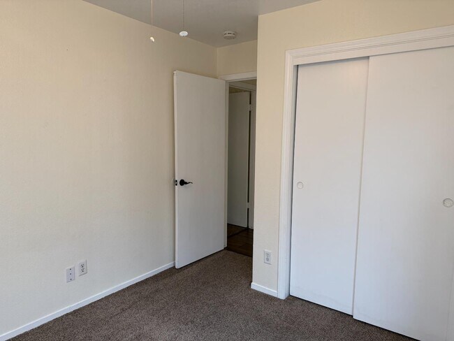 Building Photo - 2134 E Pinedale Ave