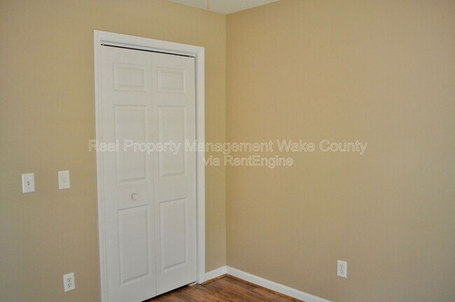 Building Photo - 2120 Leadenhall Way