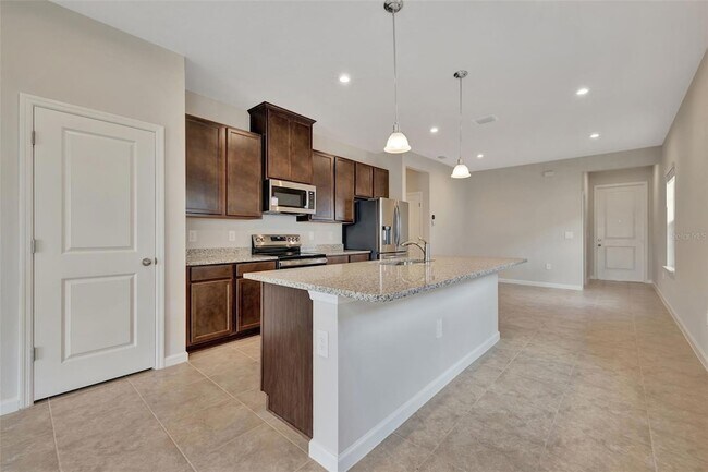 Building Photo - 4525 Pippin Ln