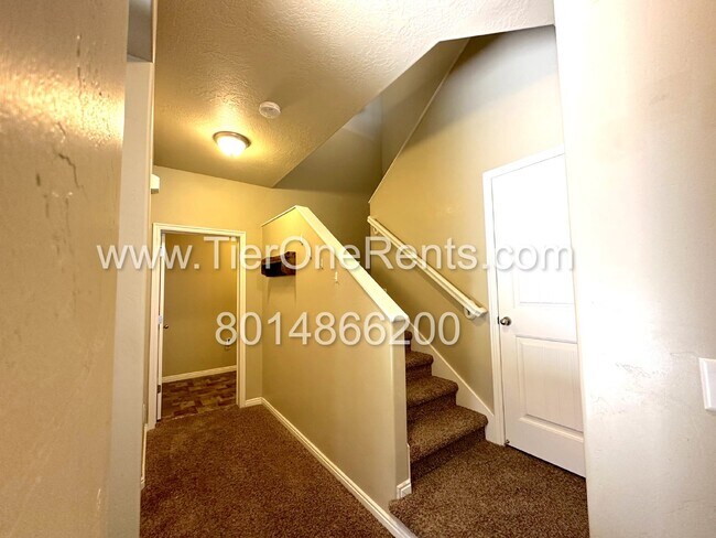 Building Photo - This property offers a NO DEPOSIT option a...