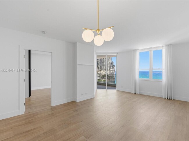 Building Photo - 701 Brickell Key Blvd