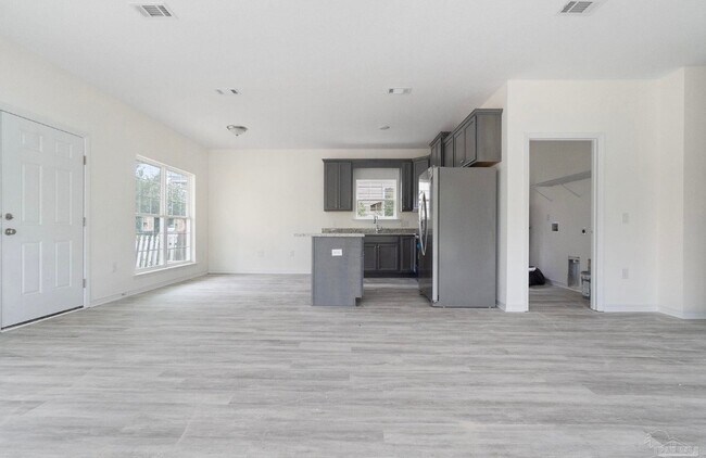 Building Photo - 801 E Gonzalez St