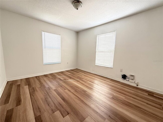 Building Photo - 720 Newton Ave S