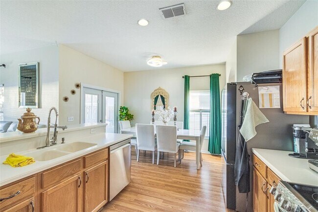 Building Photo - 763 Star Pointe Dr