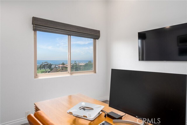 Building Photo - 150 Avenida Adobe
