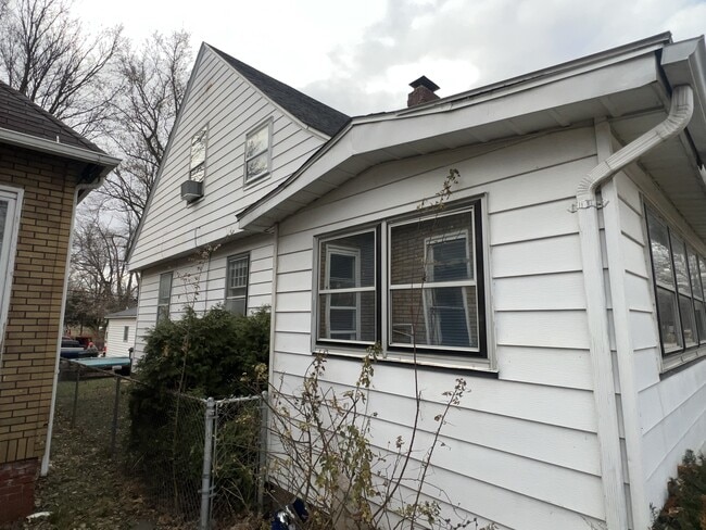 Building Photo - 1013 W Decatur St