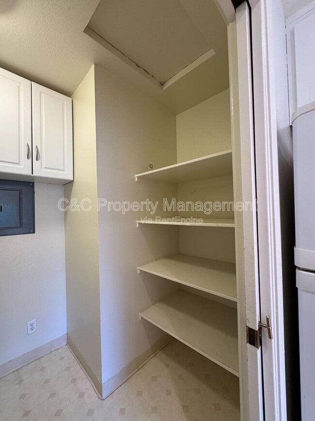 Building Photo - 192 Agua Caliente Rd W