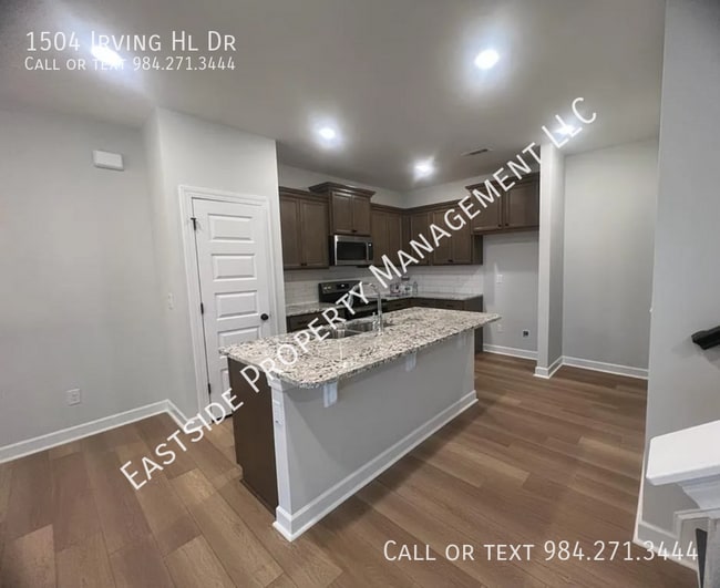 Building Photo - 1504 Irving Hl Dr